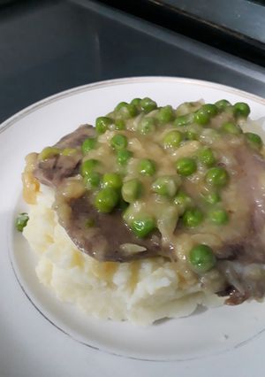 Una foto de Lengua en salsa de oporto