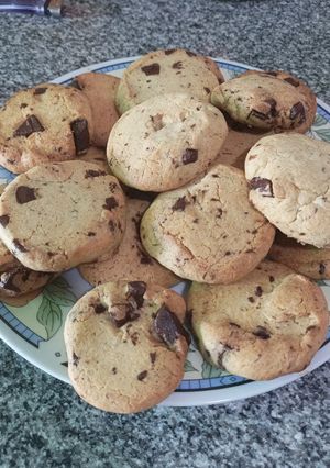 Una foto de Galletitas de manteca con chips de chocolate