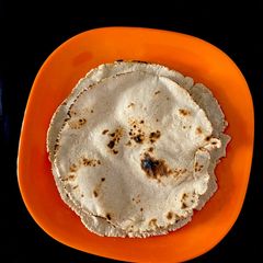 A picture of Jawar Ki Roti.