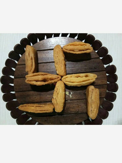 A picture of Layered Mathri.