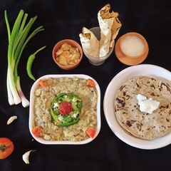A picture of Baingan Bharta without frying (Ringan no Kacho Olo).