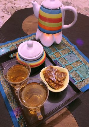 عکسی از دستور چای و سوهان عسلی