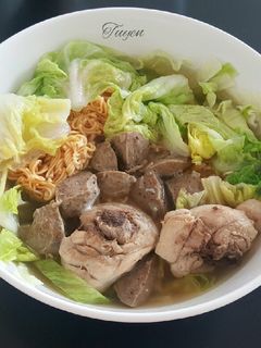 Hình của món Mì gói nấu thịt gà.