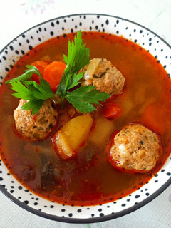 Káposztás zöldségleves, húsgombóccal recept fotója