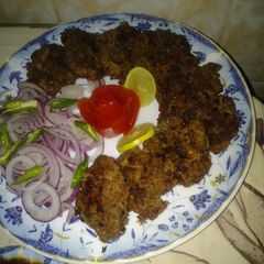A picture of Kachey qeeme ke kabab.