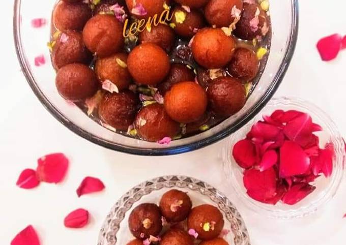 Kesar pista Gulab Jamuns