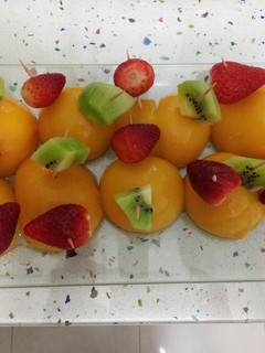 Una foto de Pinchos de frutas