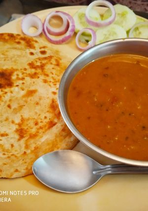 A picture of Creamy daal with Laccha parantha.