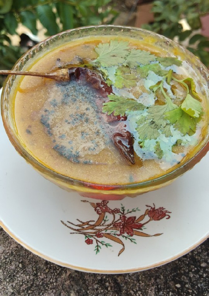 குஜராத்தி கட்டா மிட்டா தால் தட்கா (Gujarathi khatti meethi dal tadka recipe in tamil) செய்முறை முக்கிய புகைப்படம்