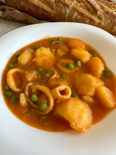 Una foto de Calamares con patatas
