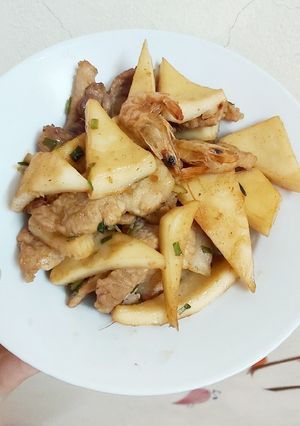 Hình của món Thịt rang tôm dừa 🥥.