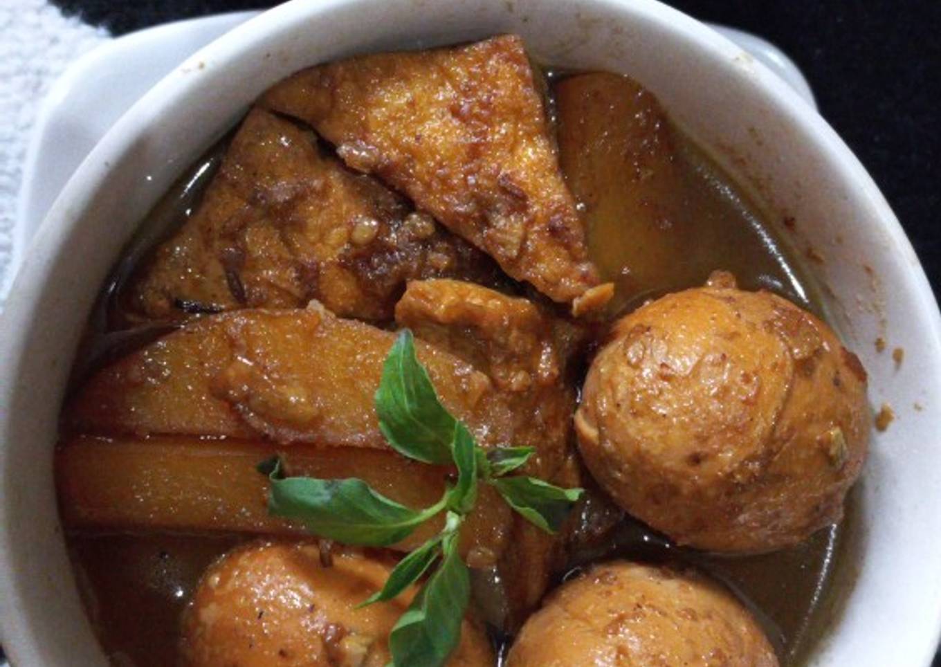 Semur telor,tahu,kentang. Simple
