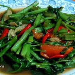 A picture of Kangkung ala restoran.