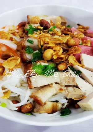 Hình của món Bún mắm nêm thịt heo quay.