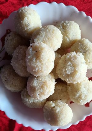 নারকোলের মালাই লাড্ডু (narkeler malai ladoo recipe in Bengali) রেসিপির প্রধান ছবি