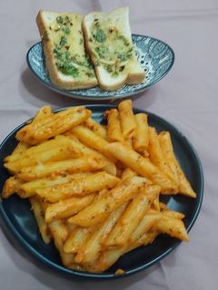 રેડ સોસ પાસ્તા (Red Sauce Pasta Recipe In Gujarati) રેસીપી મુખ્ય ફોટો