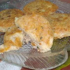 A picture of Keema bhare potato cutlets.