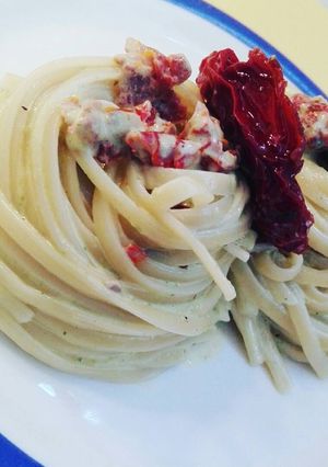 Foto di Linguine panna pesto e pomodori secchi 😋