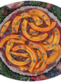Une photo de Tarte au potimarron, tomate & oignons rouges - IG Bas