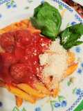 Penne al sugo con polpettine