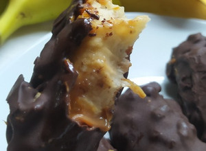 Una foto de Palito Helado de Banana con Baño de Dulce de Leche, Cereales y Chocolate