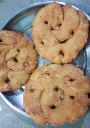 A picture of Sarasiya khaja.