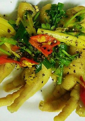 Hình của món Chân gà hấp hành.