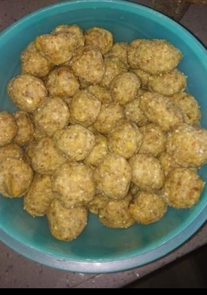 ड्राई फ्रूट लड़डू (Dry fruit laddu recipe in hindi) रेसिपी मुख्य फोटो