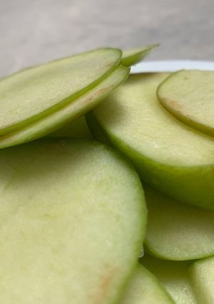 A picture of Vegan apple chips.