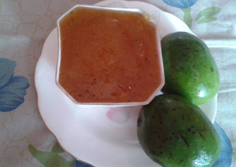 Aam ki khatti methi chutney