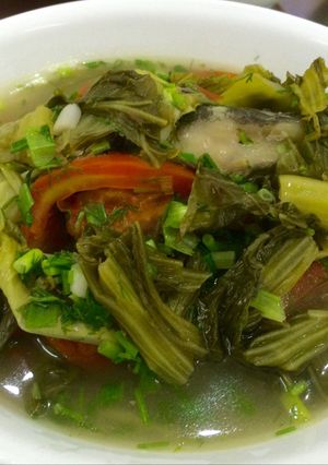 Hình của món Canh cải chua nấu đầu cá ngạnh.