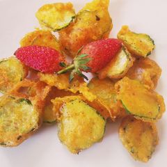 A picture of Cucumber bhajia.