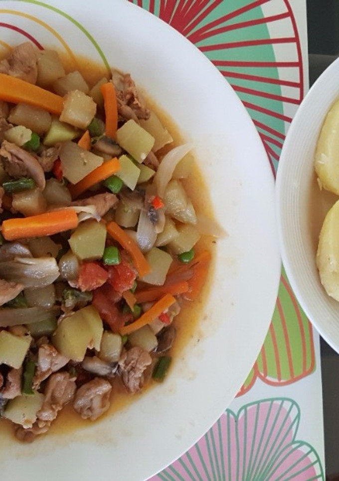 Una foto de Saltado de chayote con verduras