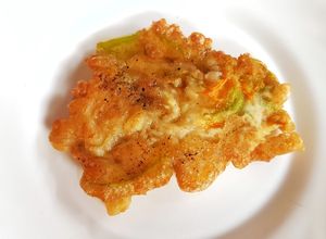 Foto principal de Flor de Calabaza en Tempura y Jarabe de Arce