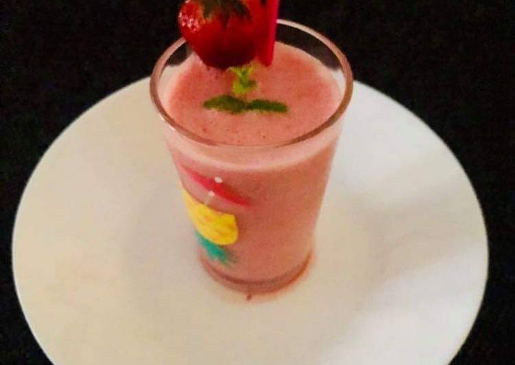 Simple Way to Make Ultimate Strawberry Smoothie