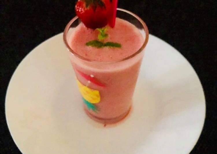 Simple Way to Make Any-night-of-the-week Strawberry Smoothie