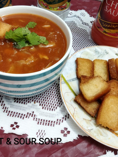 A picture of Hot and sour soup.