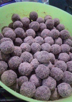 Foto resep Bola-bola Coklat (sangat simple)