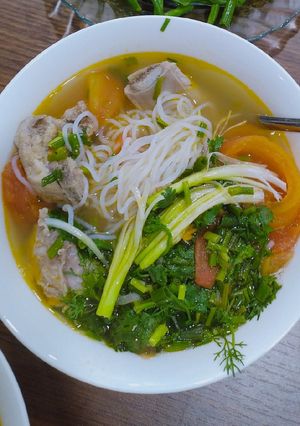 Hình của món Bún sườn chua.