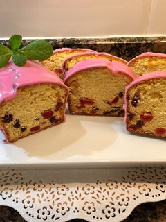 Una foto de Plumcake de frutas del bosque y miel
