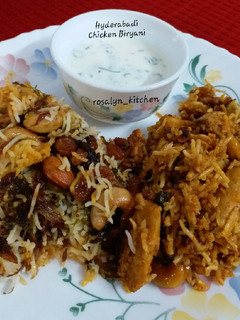 A picture of Hyderabadi Chicken Biryani.