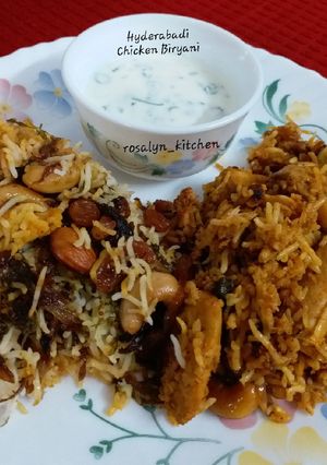 A picture of Hyderabadi Chicken Biryani.