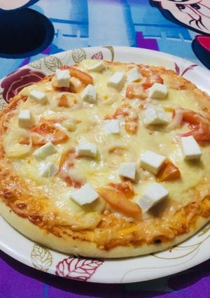 पिज़्ज़ा(pizza recipe in Hindi) रेसिपी मुख्य फोटो