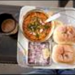 A picture of Misal pav.
