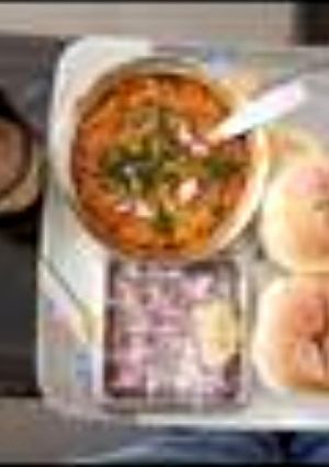A picture of Misal pav.