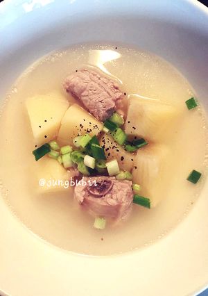 Hình của món Canh Sườn Non Sakê 🍲.