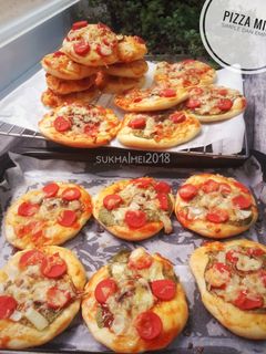Foto resep 15. Pizza Mini Simple dan Empuk #seninsemangat