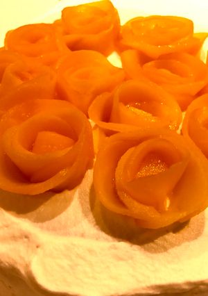 A picture of Decoration tip: Peach rose 🌹🌹.