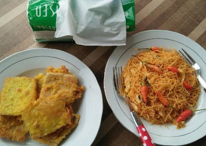 Bihun goreng dan Tahu Tempe mendoan