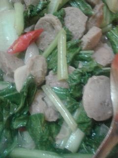 Foto resep Tumis sawi bakso simple